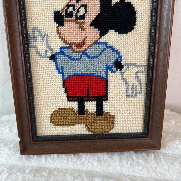 Vintage cross stitch framed Mickey Mouse - Picture 3 of 5